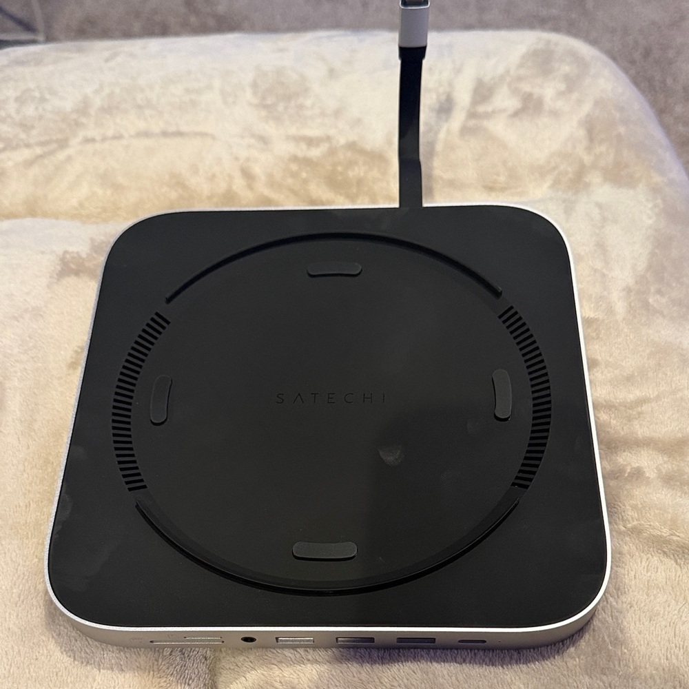 Silver USB-C Hub for Mac Mini - Picture 6 of 12